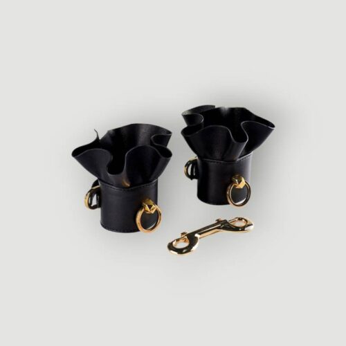 Skórzane kajdanki z falbanką UPKO