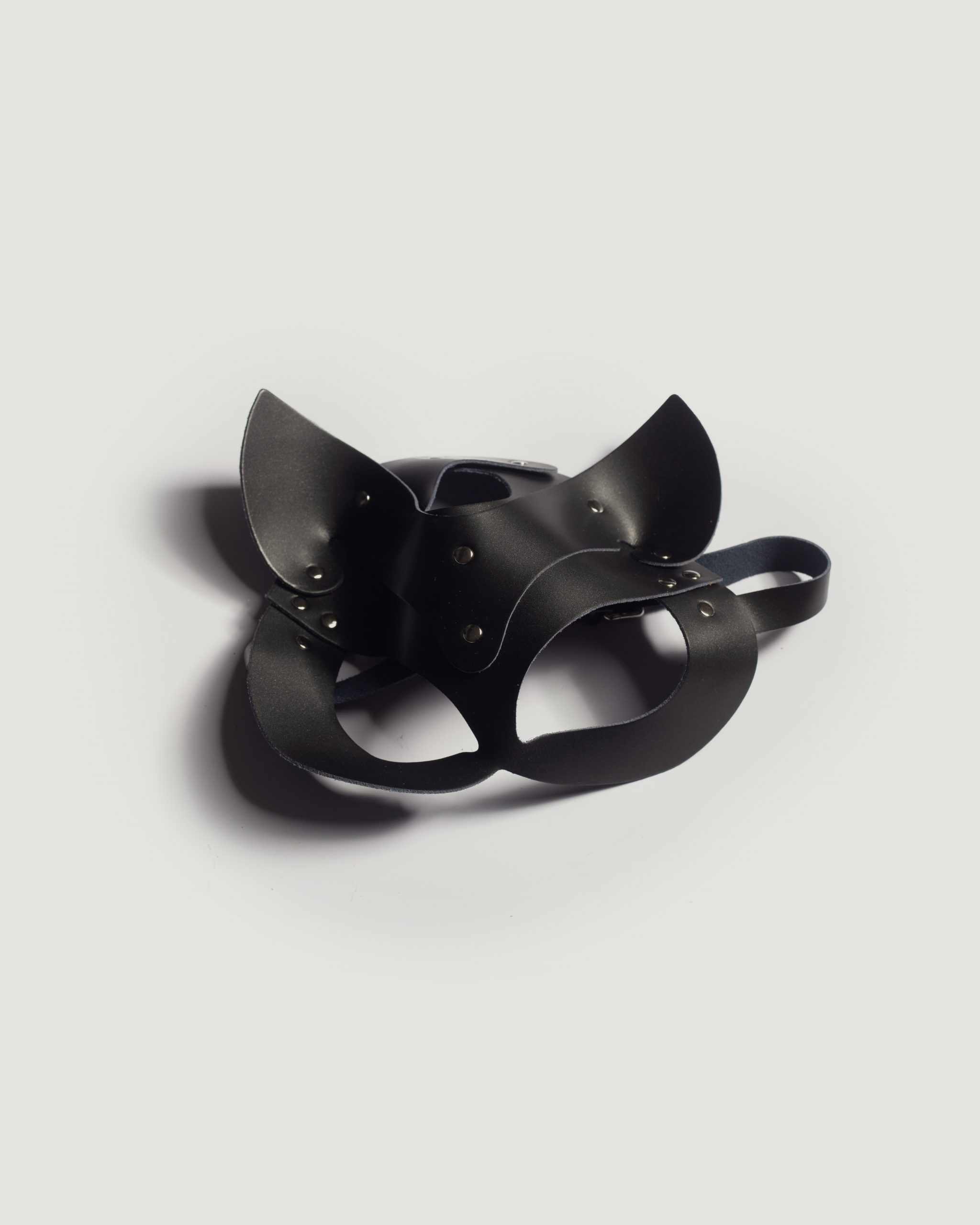 Maska kota czarna