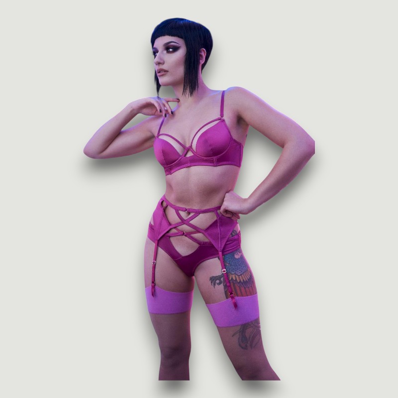 Seksowne satynowe majtki z paskiem FUKSJA