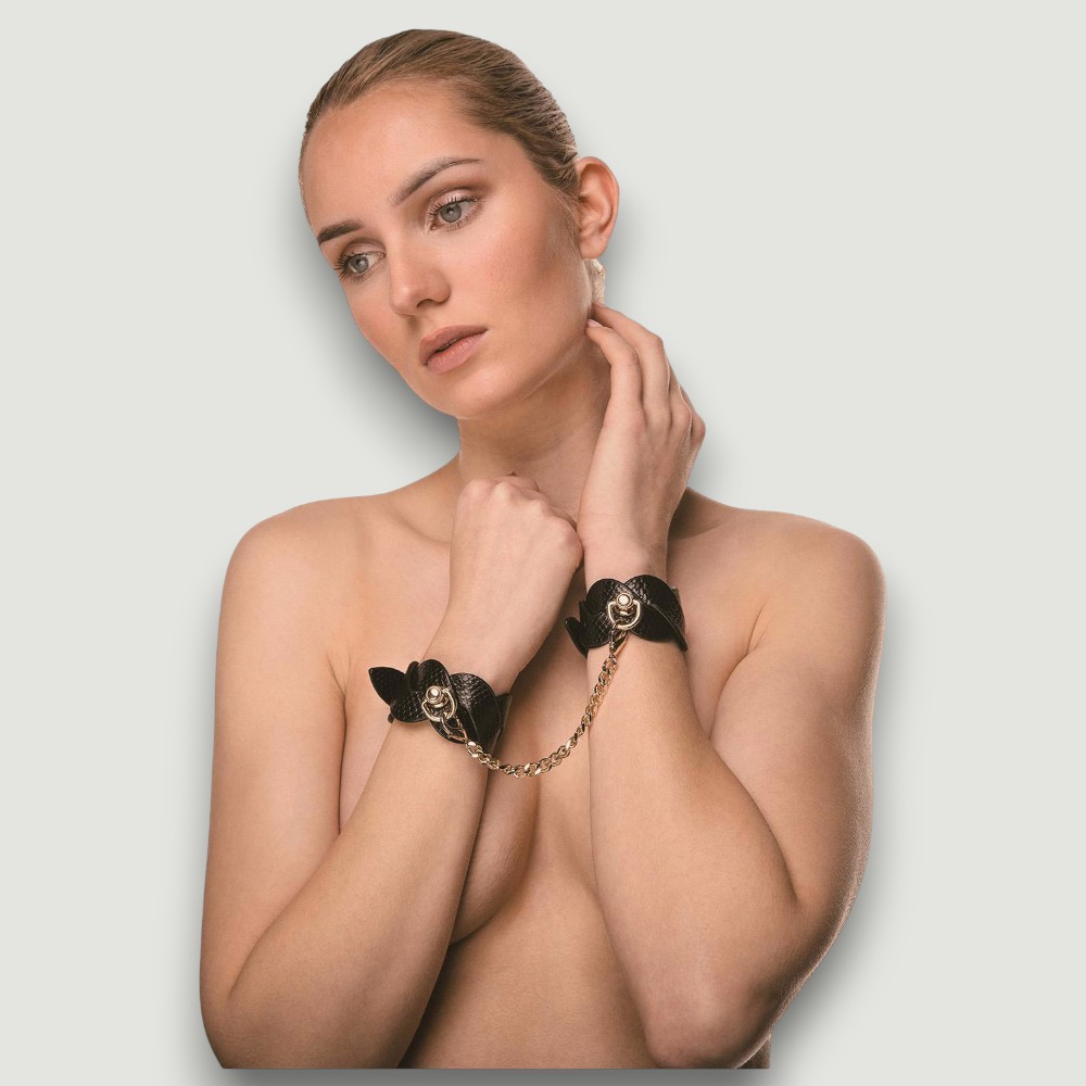 Eleganckie plecione kajdanki