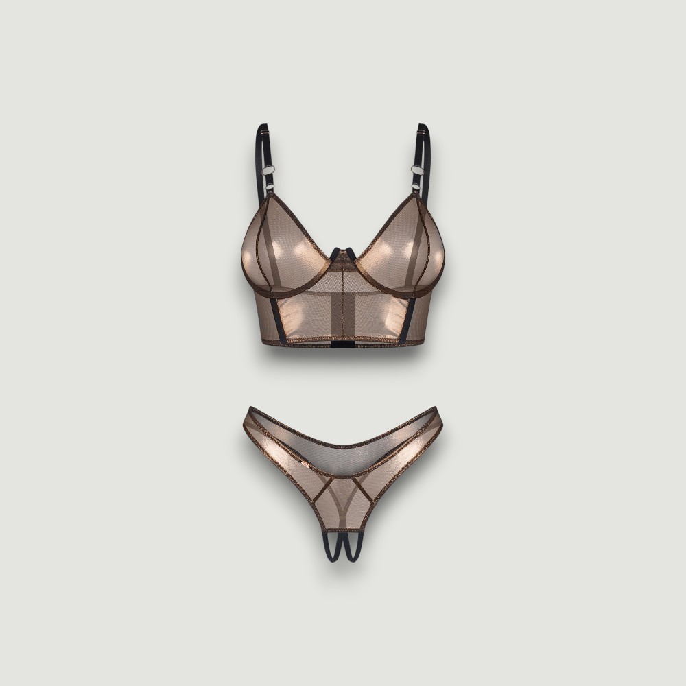 Soranna top i otwarte stringi