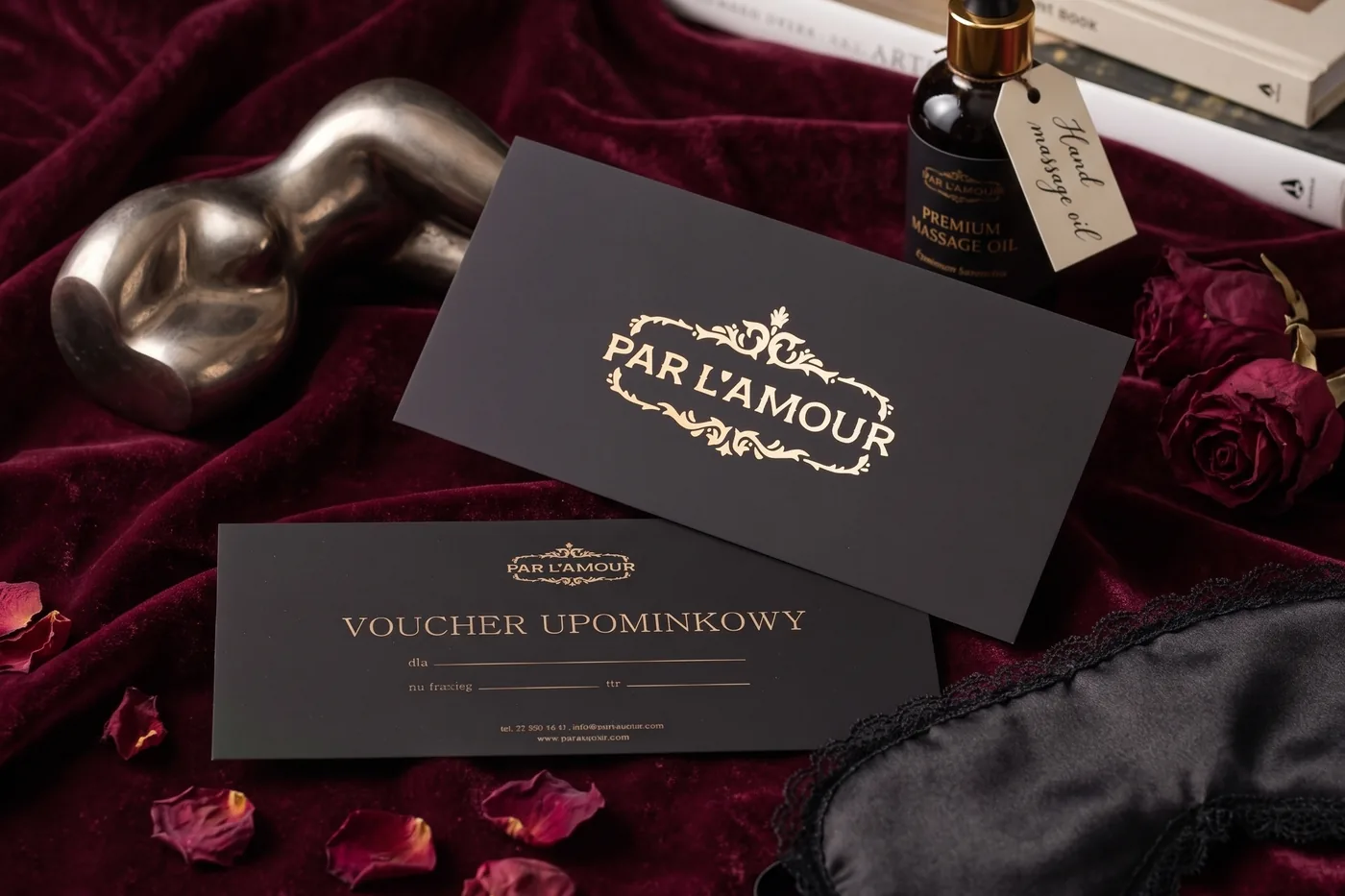 Voucher prezentowy Par L'amour w eleganckiej kopercie - karta podarunkowa z olejkiem do masażu