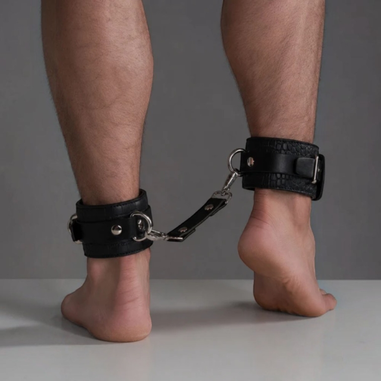Kajdanki na Kostki BDSM z Krokodylim Wzorem